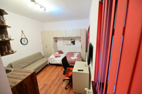 FLH - Bright and Cozy Studio